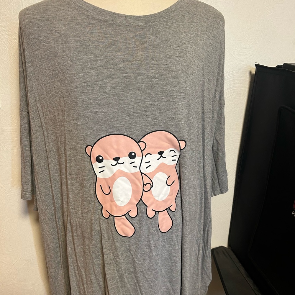 Cute Otter Print Oodie sleep shirt with pockets. EUC One Size